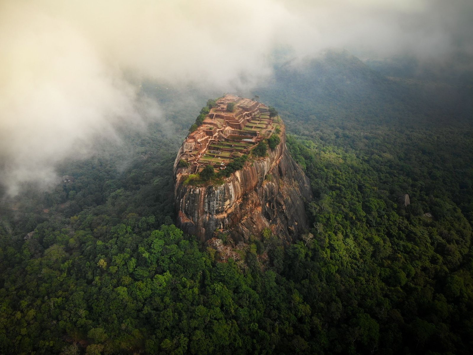 How to Explore Sigiriya Like a True Adventurer