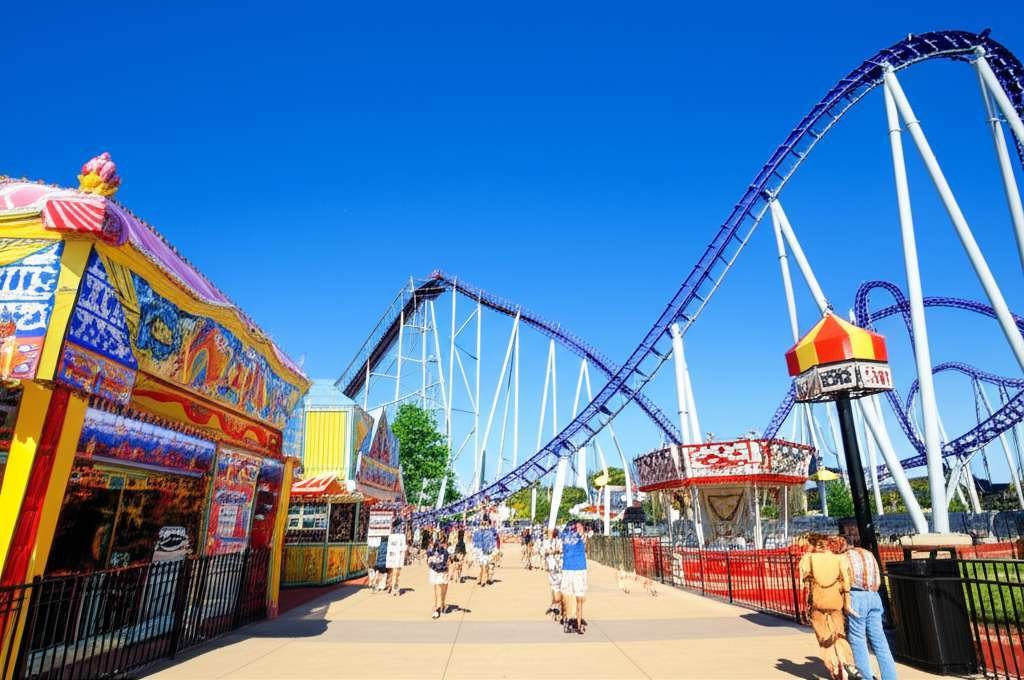 Generate a high-quality, relevant image prompt for an article about: 12 Amusement Parks In Ohio: Ama